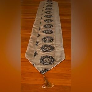 Table Runner